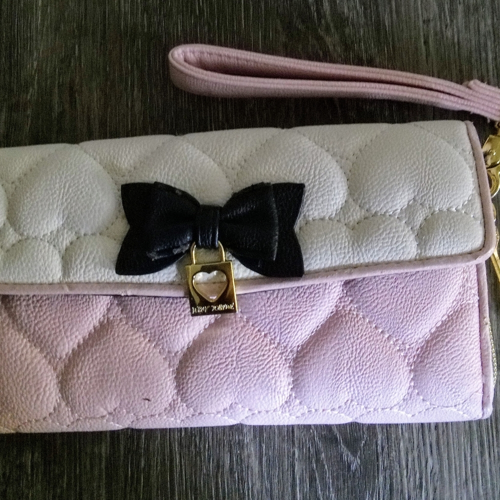 Betsey Johnson wristlet. Sweet padded hearts. Good condition. $32 women's 5"x8".